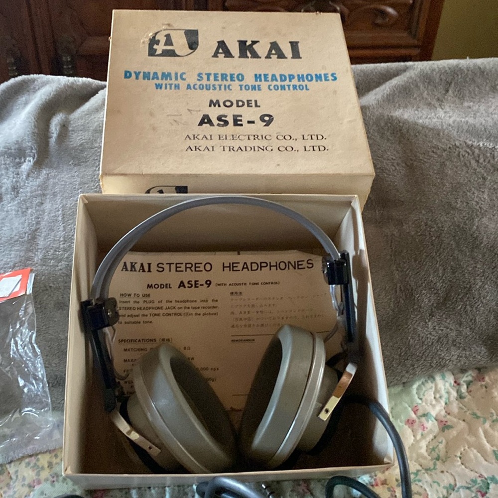 Vintage 1960/1970 Akai Dynamic Stereo Headphones Model ASE-9 🎧